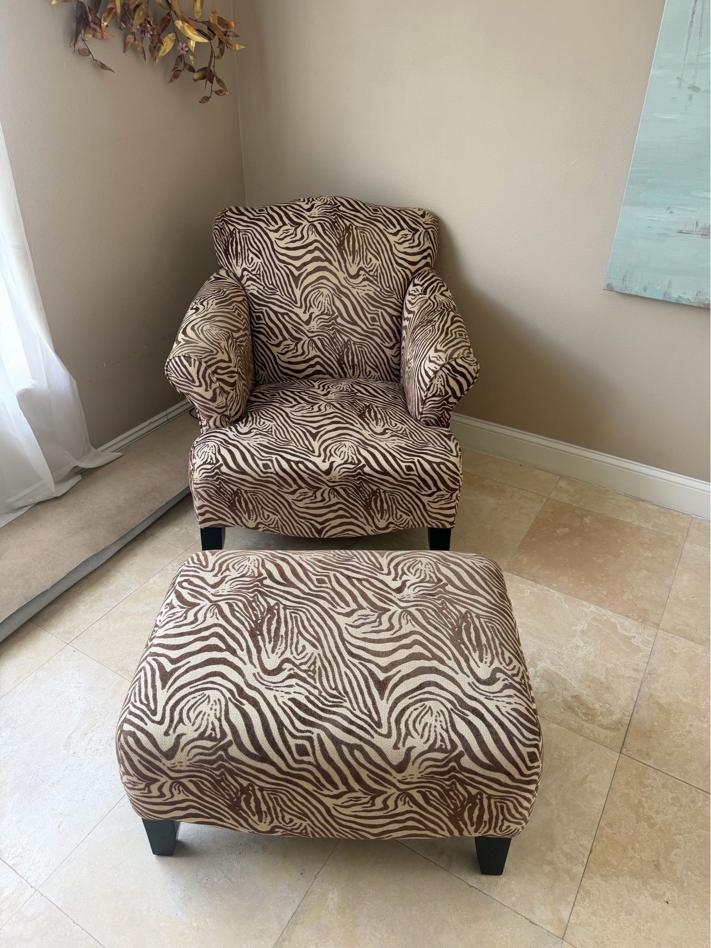Stylush Armchair with ottonan