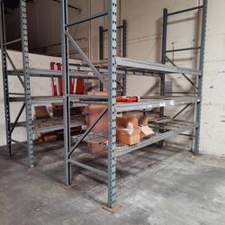 Warehouse pallet rack