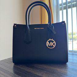 BRAND NEW Michael Kors Purse