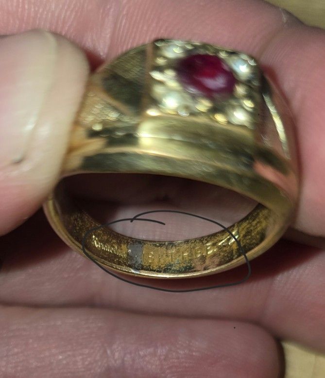 8K Gold W/Ruby
