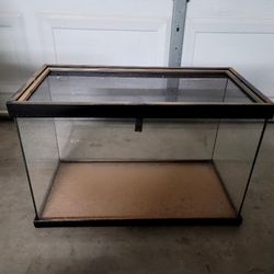 10 GALLON REPTILE TERRARIUM 