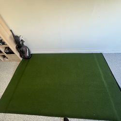 Golf Hitting Mat 10.166ft x 6.25ft