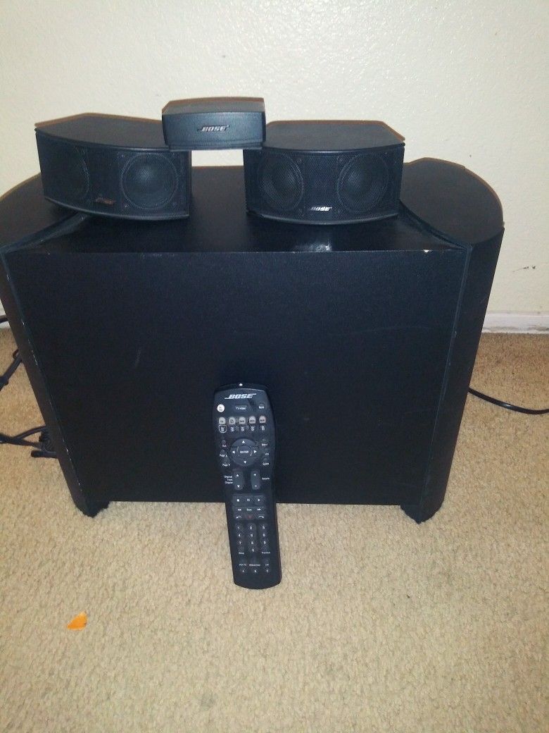 Bose CineMate Digital Home Theater Speaker System