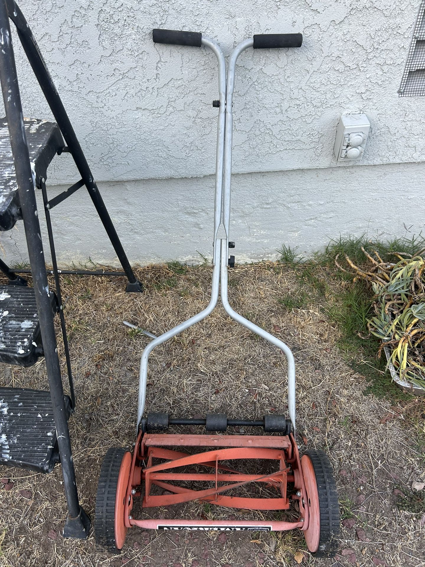 Reel lawn mower