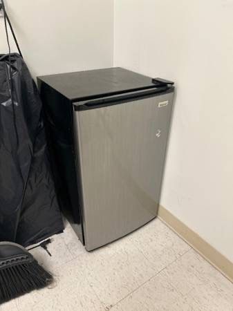 Medium Sized Fridge Works Great And can be used for office or garage or bedroom if you wanted