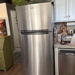 Whirlpool Apartment Size Refrigerator