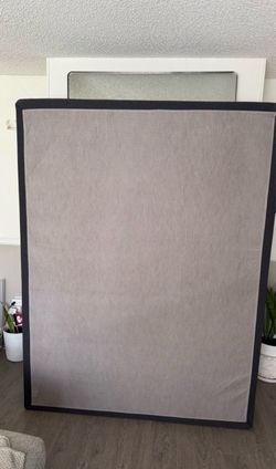 FREE Tempur-Pedic Queen Mattress Foundation / Box Spring