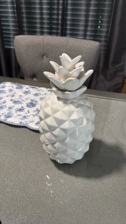 White Ceramic pineapple