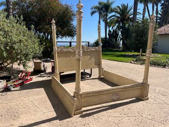 King size canopy bed
