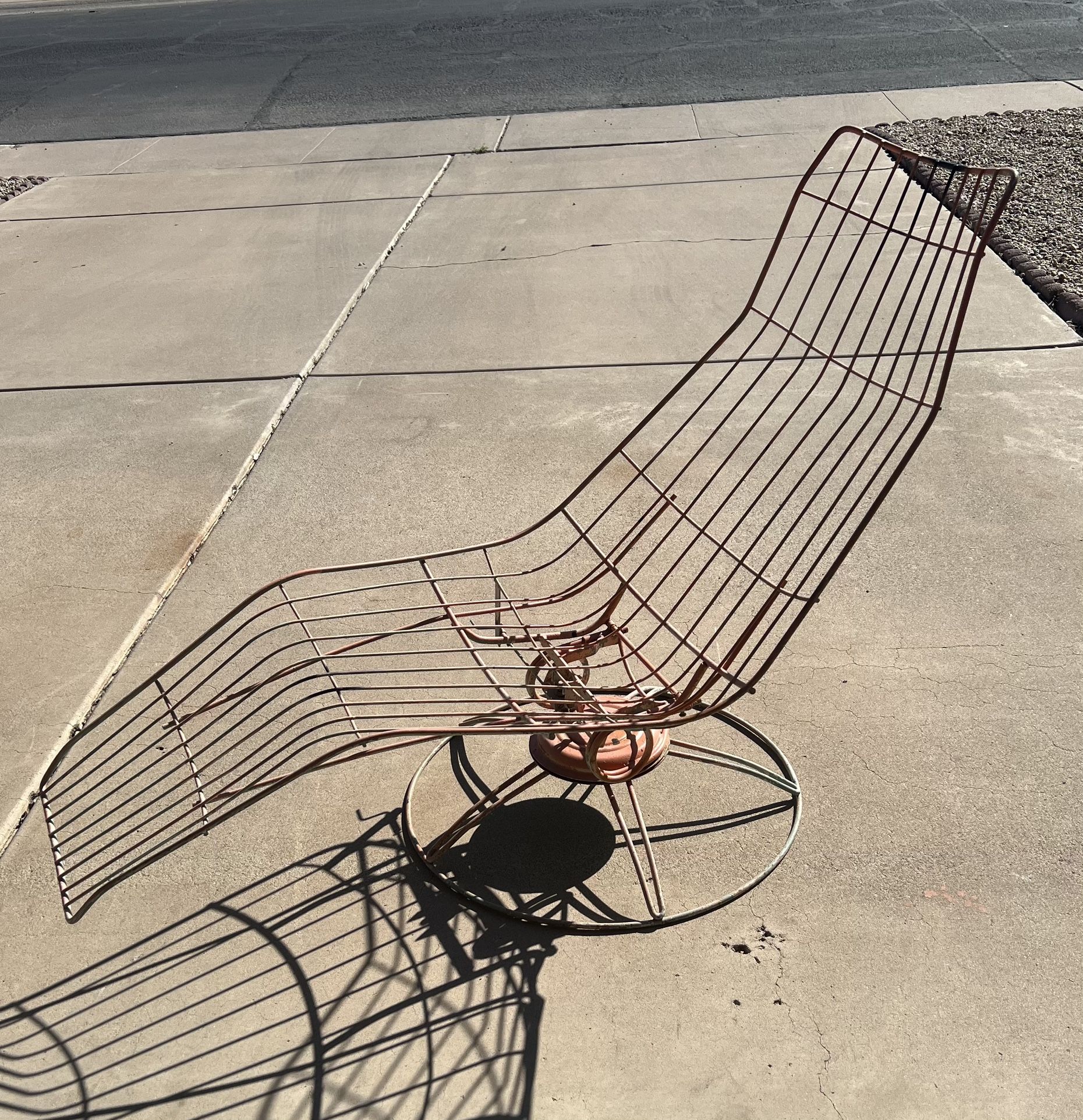 Vintage Mid Century Modern Homecrest Wire Lounger Banana Chaise Siesta Chair