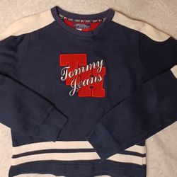 Women's Size Medium Tommy Hilfiger Long Sleeve Sweatshirt Stitched 