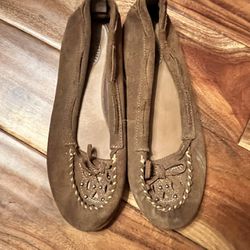 Women’s American eagle brown flats. Size 8