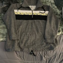 Women’s 1/2 Zip Sweatshirt W/pockets