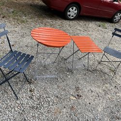 Fiberglass Table And Chairs 