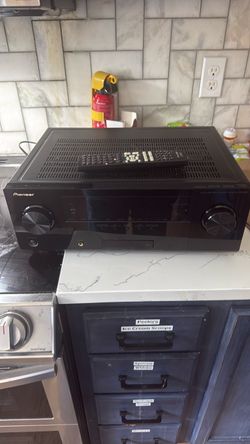 Pioneer VSX-921 AV Receiver with Remote