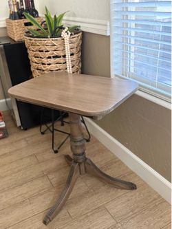 2 Vintage Side Tables (refurbished)
