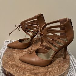 Tan BCBG Heels Sz6