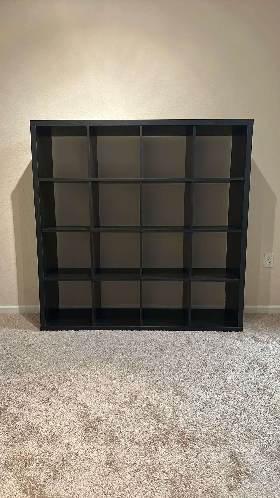 📦 IKEA 5x5 Cube Storage Shelf – Great Condition! 