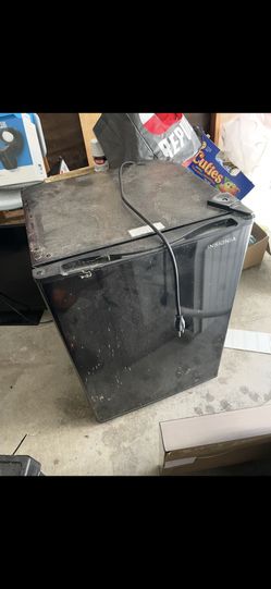 Non Working mini Fridge Insignia 