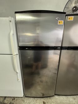 AMANA 28” TOP AND BOTTOM REFRIGERATOR 