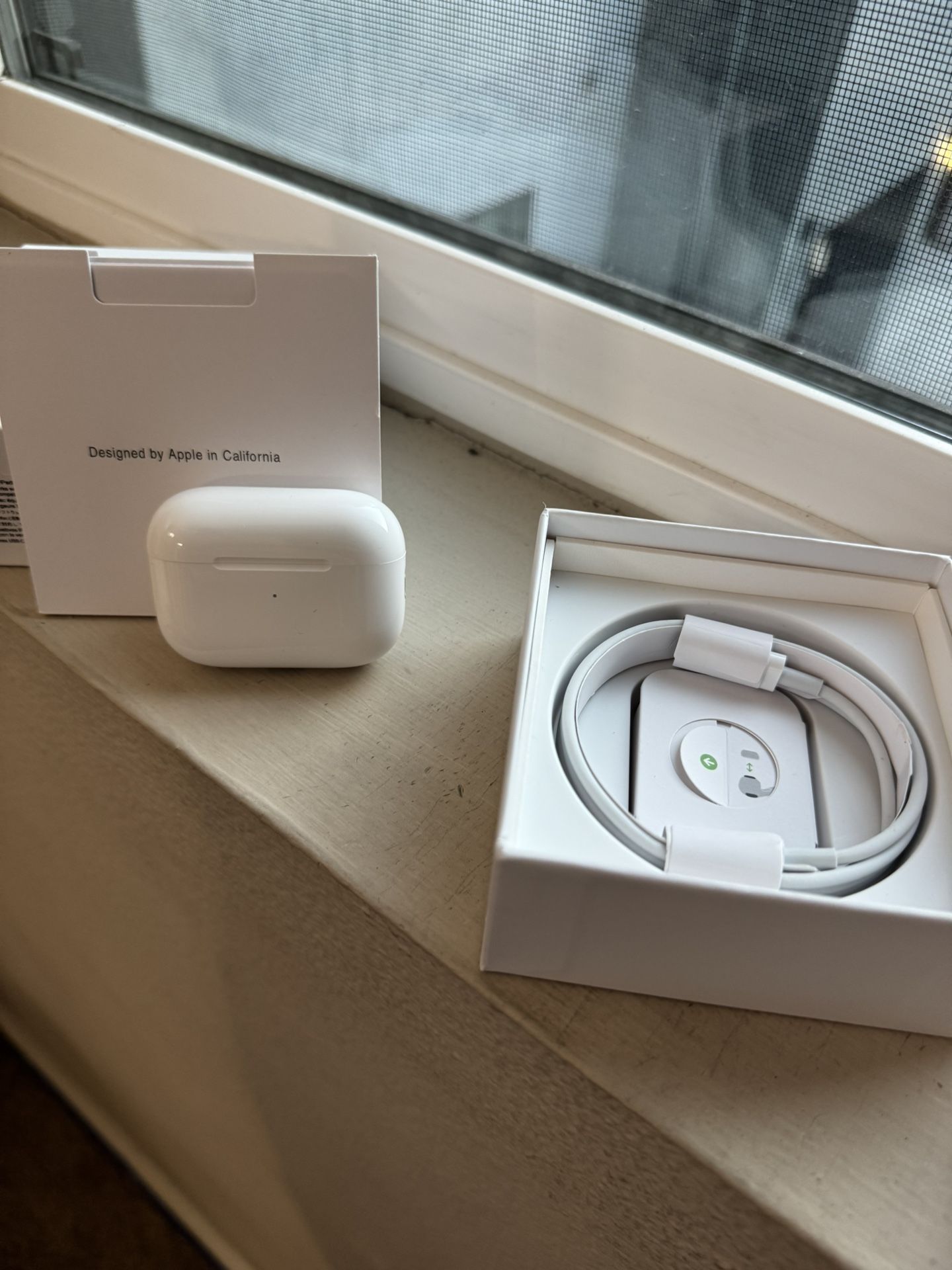 Wireless Earbuds – New in Box 