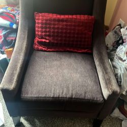 I Have 2 Chairs With 2 Red Cushions 