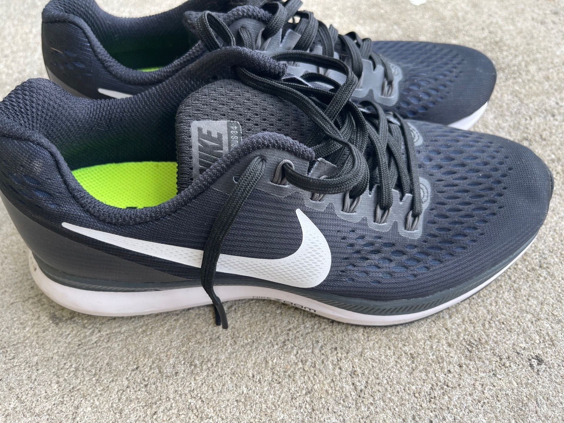 Nike Zoom Pegasus Running Sneakers Women size 9 NEW