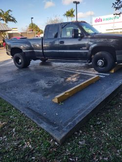 Part bed , tailgate and bomber Chevy
