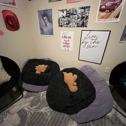 2 Foldable Lounge Chairs + 4 Bean Bag Chairs