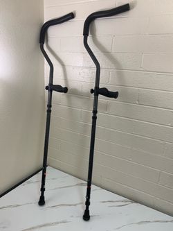 In-Motion Collapsible Crutches