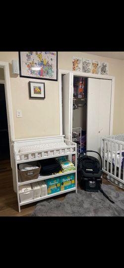 Crib &Changing table