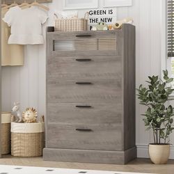 O733 $130   Modern 5 Drawer Dresser
