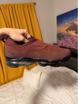 Nike Vapormax Moc Roam Brick Red (New/Size 10)