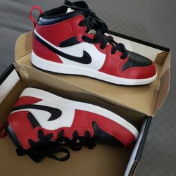 Nike Size 2.5 New With Box 