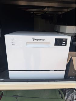 Magic Chef MCSCD6W5 countertop dishwasher in white