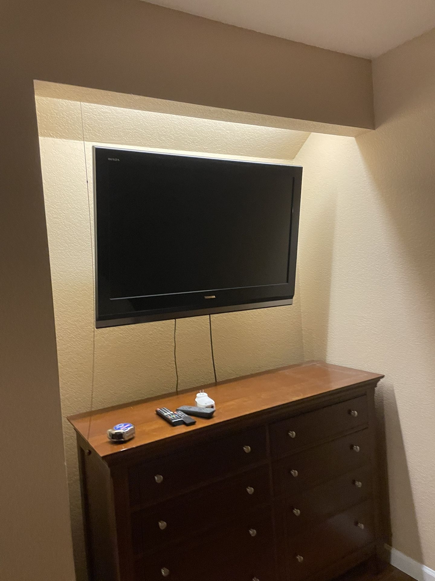 Toshiba 42” TV