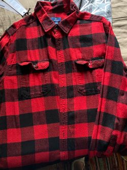 Plaid red/black button up