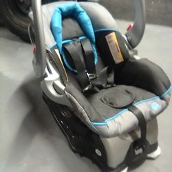 Babytrend Infant Car seat W/ Base