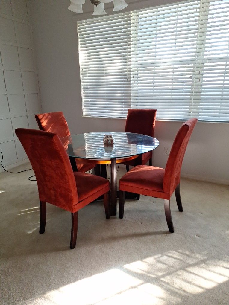 Dining Room Table With 4 Chairs