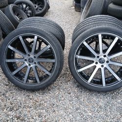 RIMS 265/35R22....5 LUGS BOLT PATTERS 5X120..5X4.75...1 RIM DAMAGE 