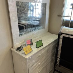 Brand New White, Eight Drawer, Dresser And Mirror