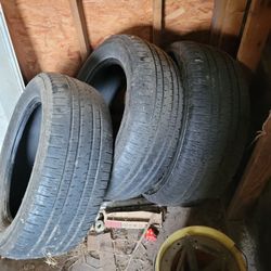 275x65x20 Brigtone  Dueler 4 Tires