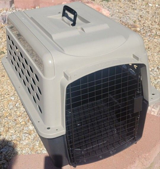 Like New Petmate Kennel 28" Inch Long Dog Carrier