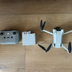 DJI Mini 3 Pro Drone Bundle