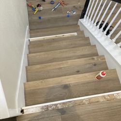 Hardwood  Floors    Laminate   Floors  Baseboard   And  Carpets 