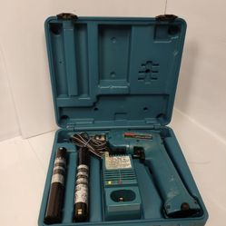 Makita Cordless Driver Drill MODEL: 6012HD DC9.6V 1100/400RPM