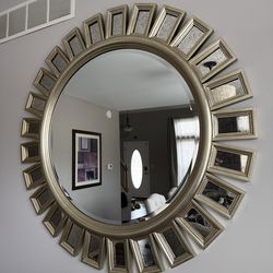 Ethan Allen Multi-Paned Mirror 40.75" diam Item 074072