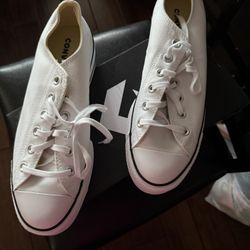 Women’s Platform Converse All stars New In Box!