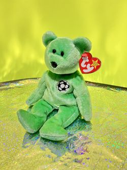 Kicks the Soccer Bear ! Ty family: Beanie Babies 