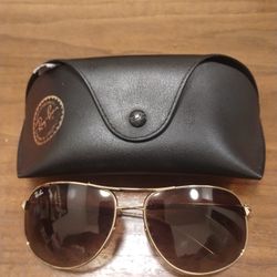 Ray-Ban Aviator Sunglasses 